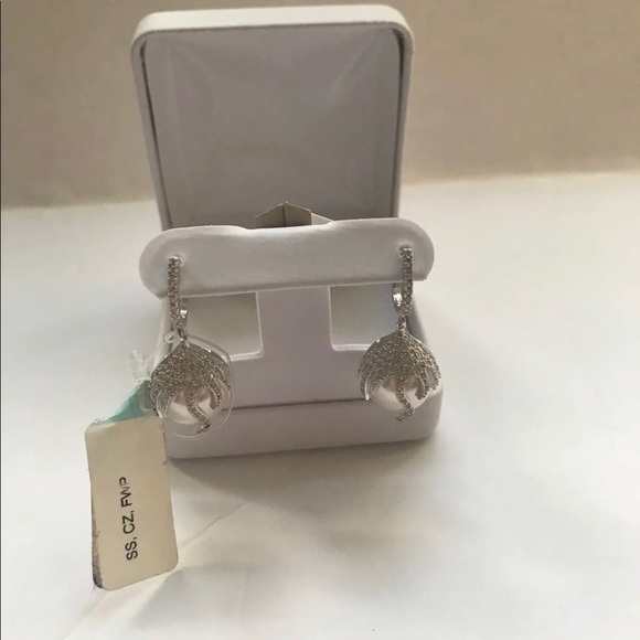 NWT Large Fresh water pearl earrings sterling silver - Picture 2 of 3